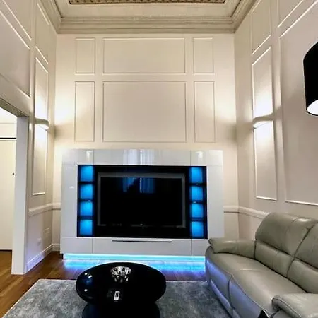Διαμέρισμα Charming Penthouse Near Duomo Φλωρεντία