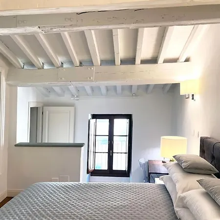 Charming Penthouse Near Duomo * Φλωρεντία